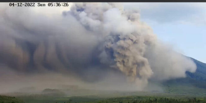 
 Update Gunung Api Semeru; Awan Panas Guguran Sejauh 19 Kilometer  