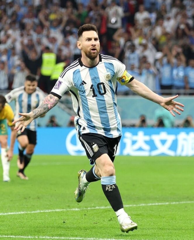 
 Pemain Bintang Argentia Lionel Messi selebrasi usai mencetak gol ke gawang Australia. Sumber : @fifaworldcup